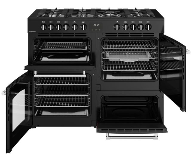 Belling FARMHOUSE 110DF BLK met drie ovens open, inclusief Airfry en grillfunctie