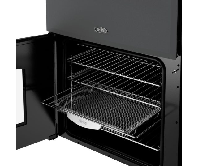 Hetelucht oven onder van de Belling FARMHOUSE 60DF ANT met 70 liter inhoud en AirFry-functie