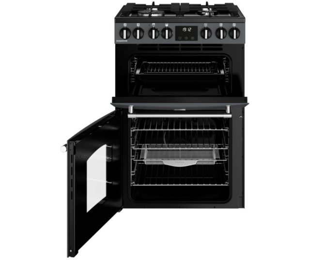 Bovenste conventionele oven met grillfunctie van het Belling FARMHOUSE 60DF ANT geopend