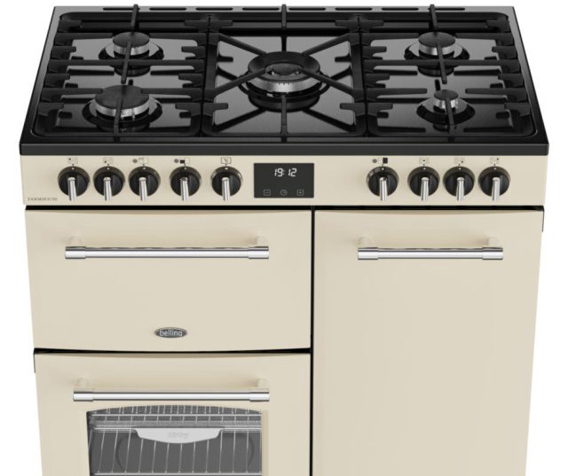 Belling FARMHOUSE 90DF CRM kookplaat bovenaanzicht met stevige gietijzeren pannendragers en automatische ontsteking