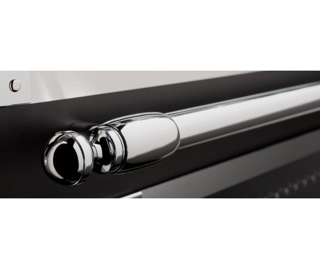 De HER126G2ENET heeft klassieke elementen hier afgebeeld in het chroom