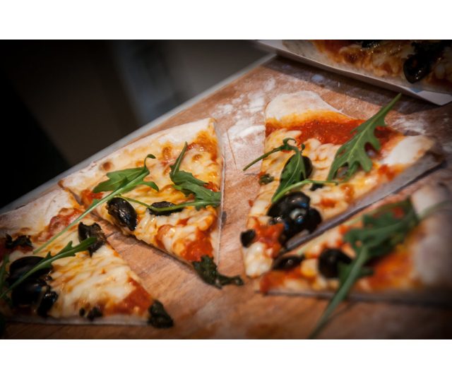 De oven van de Boretti VP104IXDF is instelbaar tot 300! graden, ideaal voor pizza. Deze is ook nog eens zeer nauwkeurig te regelen door een digitaal display.