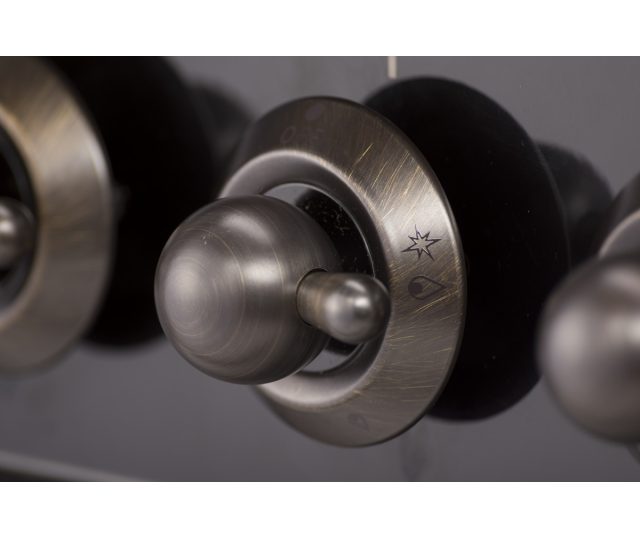De oud bronzen knoppen op het Boretti VPNO96IX rvs fornuis geven dit fornuis een prachtig design