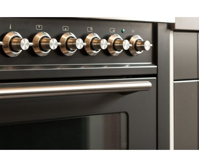 De combinatie van de rvs knoppen en greep met de kleur antraciet geven de Boretti VPS96AN een chique design