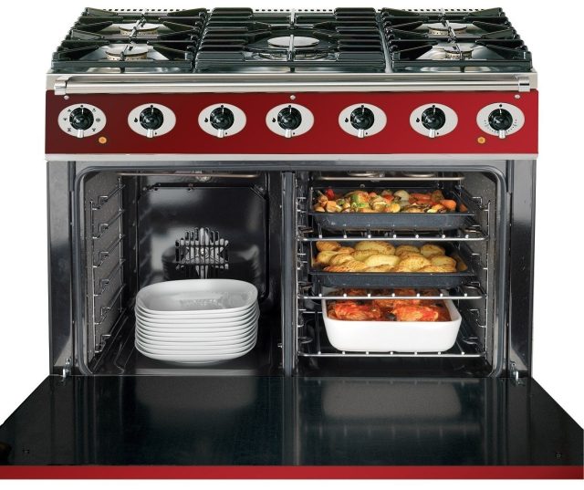 Foto van de binnenzijde van de 900S gas fornuis