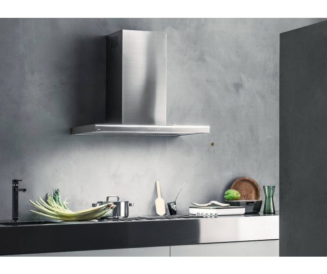 De Falmec LUMIN90W3BL is ook leverbaar in andere kleuren zoals wit en roestvrijstaal front