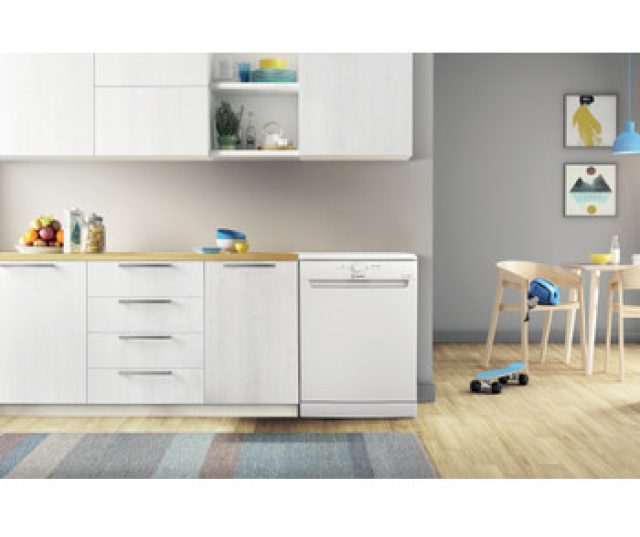 Indesit D2F HK26 vaatwasser