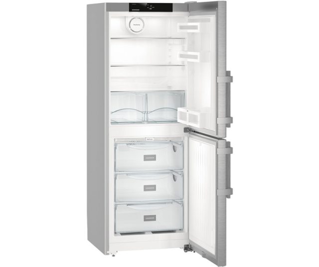 Het interieur van de Liebherr CNef3115 koelkast rvs