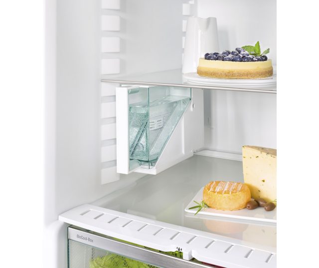 Het waterreservoir voor de IceMaker zodat u altijd ijsblokjes hebt