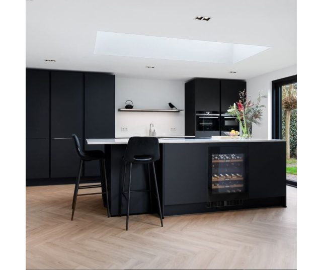 Novy Shelf Mineral Black 125cm keuken verlichting