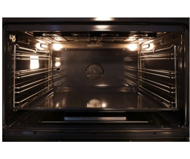 Grote oven 70L en kleine oven 39L van het Steel AP10FF-4M gasfornuis