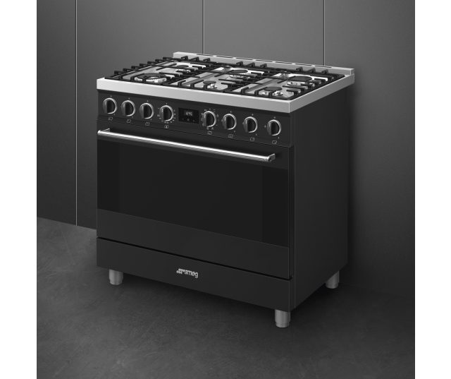 Zijaanzicht van SMEG mat zwart gasfornuis B91GMMBNLK2 met digitale timer en DigiScreen display