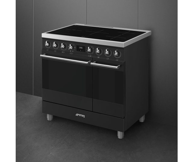 De combinatie van mat zwart met rvs accenten geven de C92IMMB2 een fraaie look voor iedere keuken