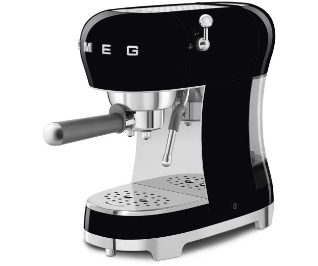 Smeg ECF02BLEU koffiemachine / espressomachine - zwart