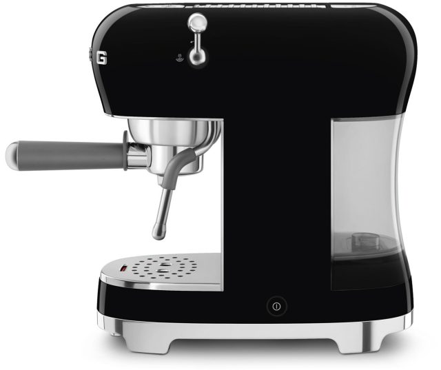 Smeg ECF02BLEU koffiemachine / espressomachine - zwart