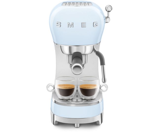 Smeg ECF02PBEU koffiemachine / espressomachine - pastelblauw