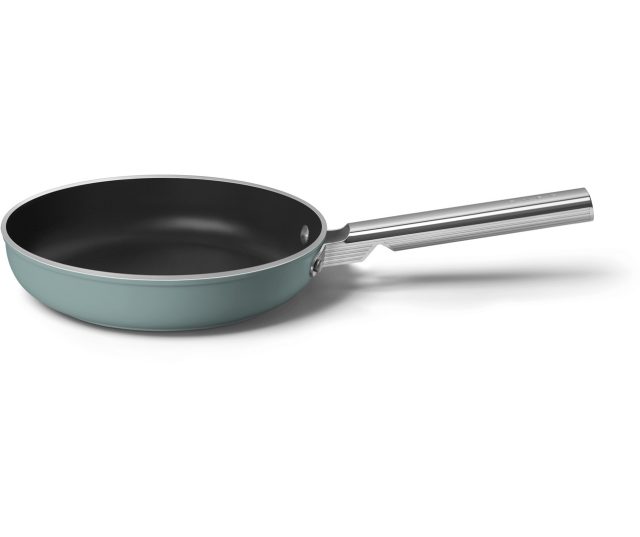 De FPF2402EGM koekenpan heeft een vernieuwde panbodem welke volledig PFAS vrij is