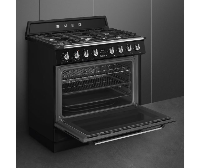 SMEG TR90GMBLNL fornuis met energieklasse A en 3200W elektrische aansluiting