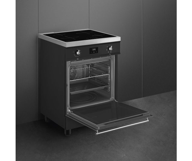 Detailfoto ventilatoroven Smeg C6IMMBT2 met meerdere bakniveaus
