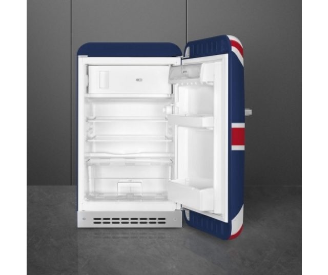 Het interieur van de Smeg FAB10RDUJ5 koelkast Union Jack (Engelse vlag)