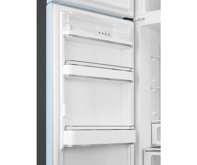 Smeg FAB30LPB5 linksdraaiende retro koelkast - pastel blauw