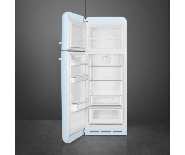 Smeg FAB30LPB5 linksdraaiende retro koelkast - pastel blauw
