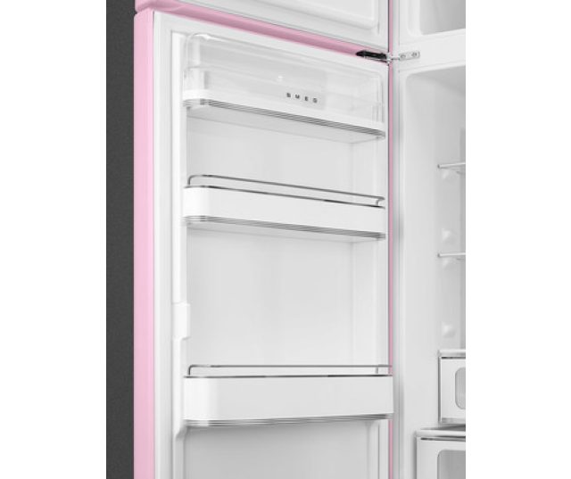 Het interieur van de Smeg FAB30LPK5 is sterk verbeterd en voorzien van een LED lichtzuil