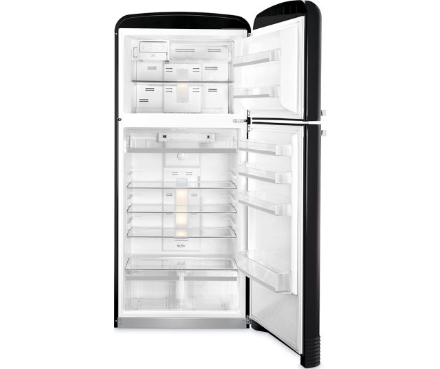 Het interieur van de Smeg FAB50RBL5 koelkast zwart