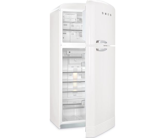 Een fractie van het interieur van de Smeg FAB50RWH5 koelkast wit