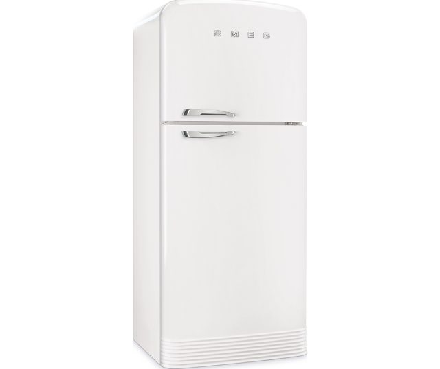 De Smeg FAB50RWH5 koelkast wit heeft afgeronde hoeken en mooie chromen details