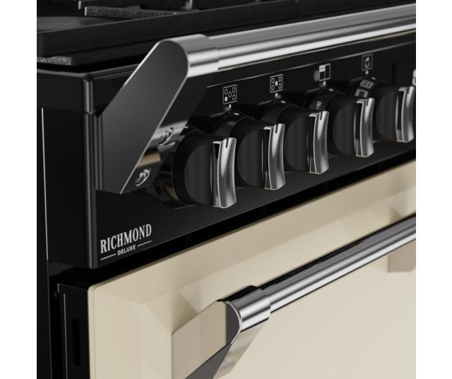 SteamCleanse-functie en EasyClean emaille in Stoves Richmond oven