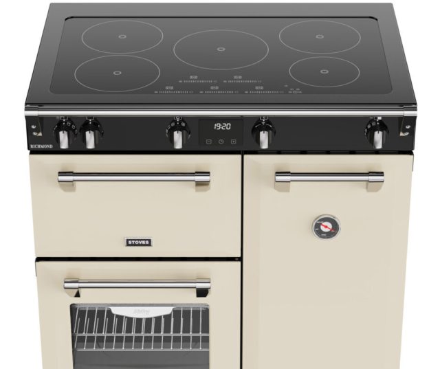 Stoves Richmond 90 Ei TCH creme inductie fornuis met 5-pits kookplaat en digitale timer