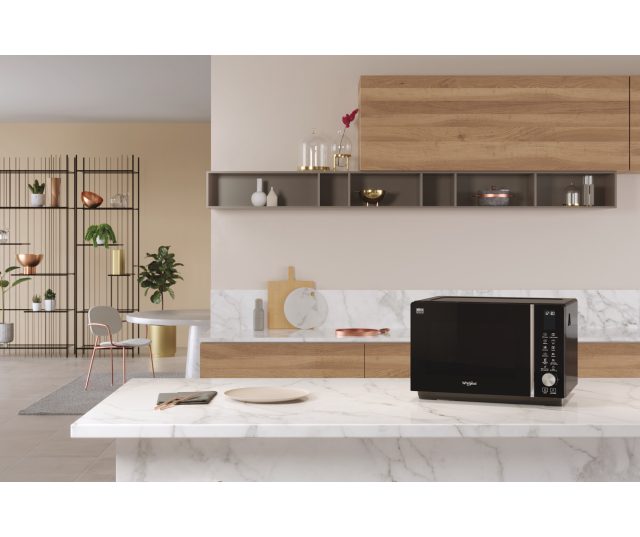Whirlpool MWF 258 B zwarte combi-magnetron