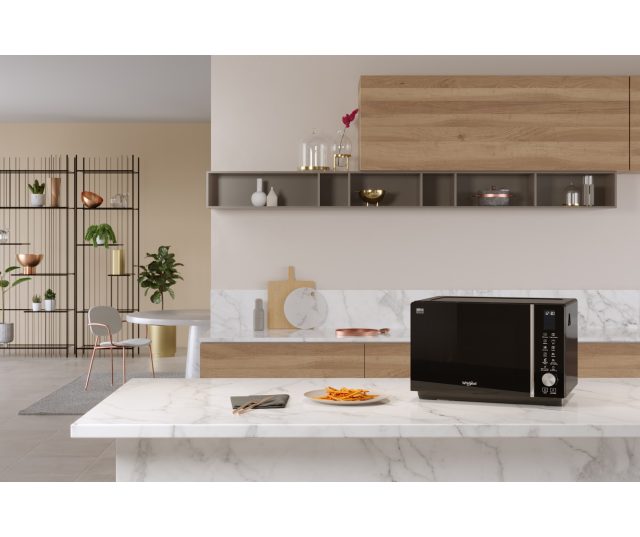 Whirlpool MWF 259 B zwarte combi-magnetron