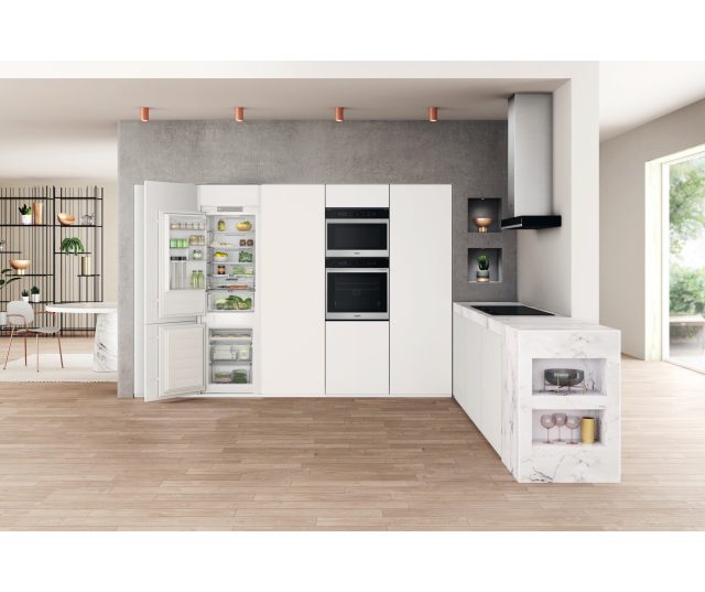 Whirlpool WHC18 T323 inbouw koelkast - nofrost - nis 178 cm.