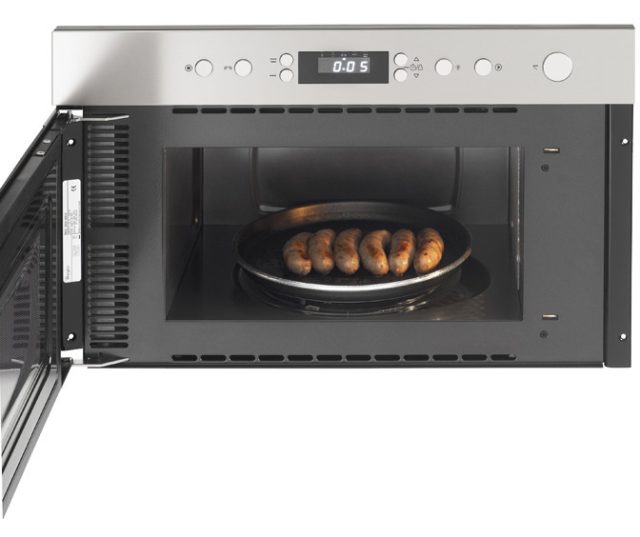 De Whirlpool AMW498IX beschikt over een draaideur