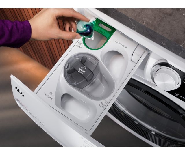 Aeg LR8LEIPZIG wasmachine met PowerCare en UniversalDose