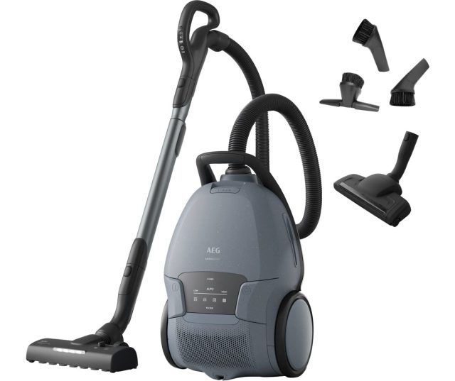 AEG AB81A2LDB stofzuiger met slang, buis en accessoires in totaalweergave