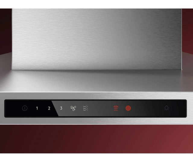 AEG DKB6971HM afzuigkap onderzijde detail met verlichte LED-strip en vetfilter met greep