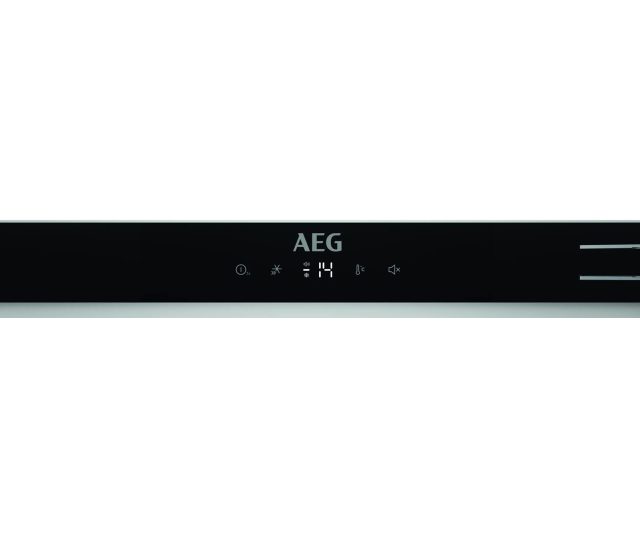 AEG OAB3F821EF inbouwkoelkast vooraanzicht gesloten deuren in keuken
