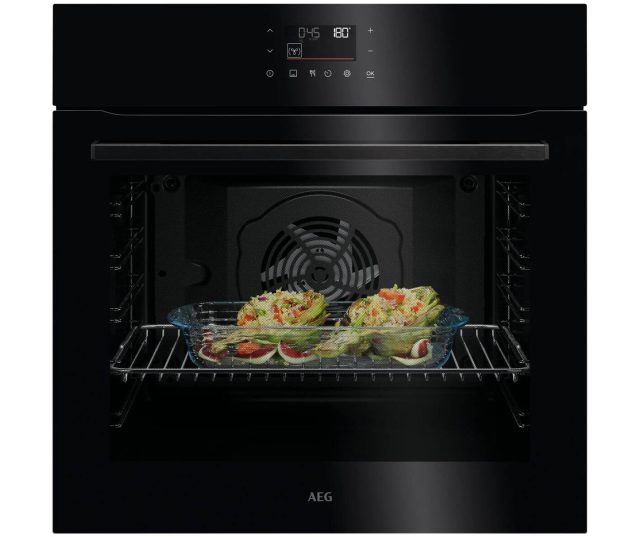 AEG OU5AB40PK compacte oven vooraanzicht volzicht gesloten met display