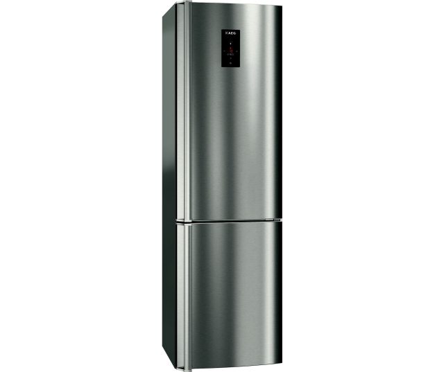 De buitenzijde van de Aeg S83920CMXF koelkast rvs