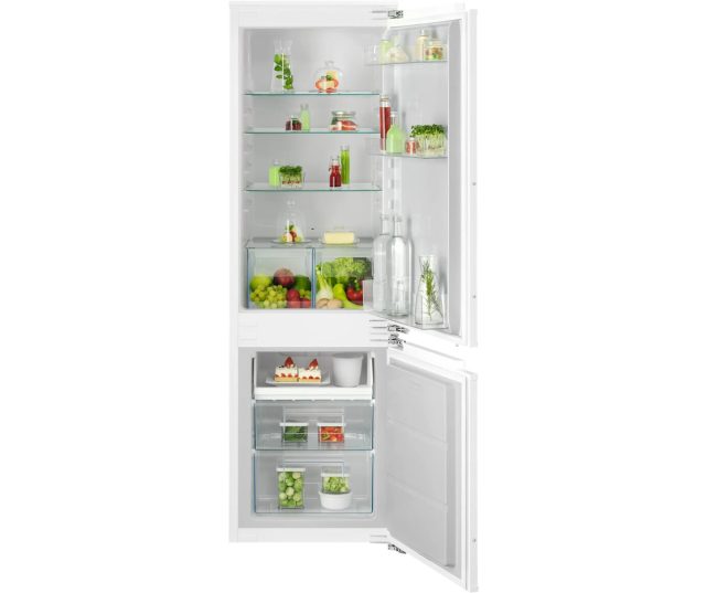 AEG TC6LS181DF inbouw koelkast-vriezer, beide deuren geopend met gevulde interieur en groenteladen