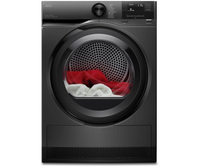 AEG TE7ONYX warmtepompdroger frontaal met gesloten deur en bedieningspaneel
