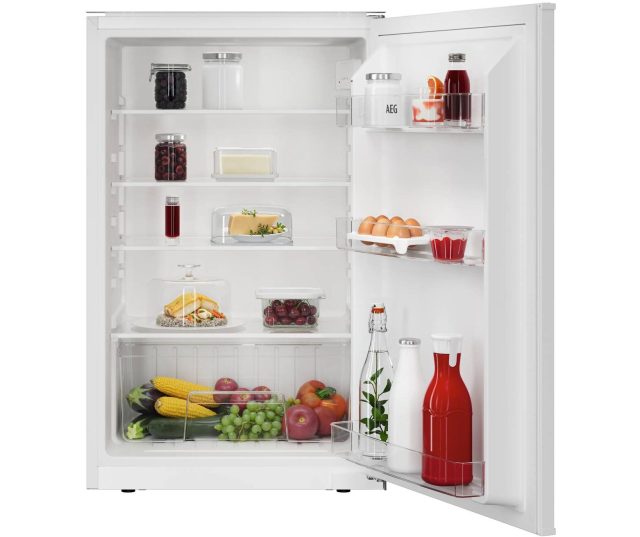 AEG TK5SS881ES tafelmodel koelkast, geopende deur met gevuld interieur