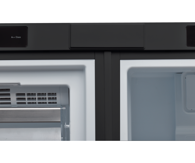 De Bauknecht KR PLATINUM SW koelkast is perfect te combineren met de Bauknecht GKN PLATINUM SW vrieskast, die eenvoudig aan elkaar te bevestigen zijn