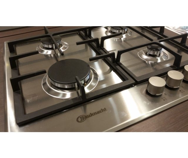 Strak design met rechte belijning op de Bauknecht TGZ6465IN