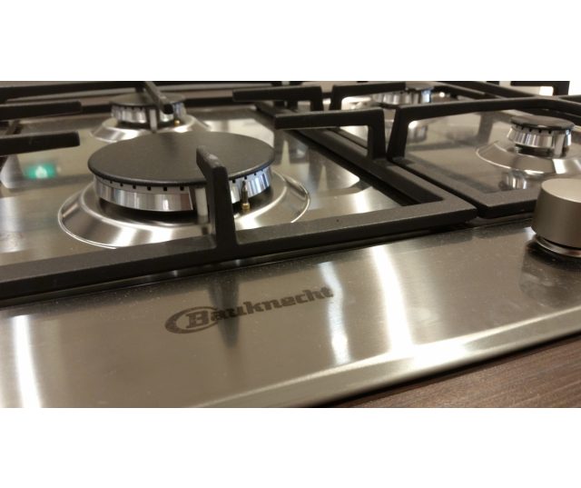 Het roestvrijstaal op de Bauknecht TGZ6465IN is van hoge kwaliteit