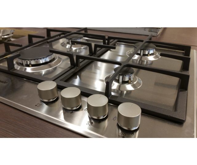 De grote knoppen op de Bauknecht TGZ6465IN geven de kookplaat een stoer uiterlijk