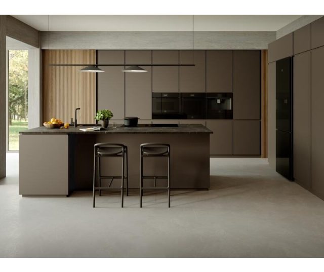 Bertazzoni warmhoudlade ingebouwd in moderne keuken onder apparatuur